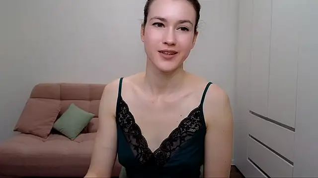 AliciaNewell online show from 24, 2, 2025