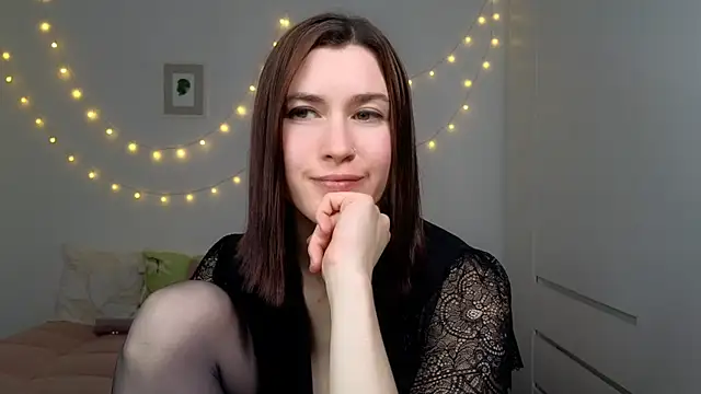 AliciaNewell online show from 9, 6, 2026