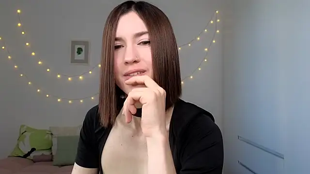 AliciaNewell online show from 17, 7, 2026