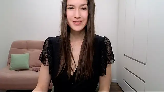 AliciaNewell online show from 18, 2, 2025