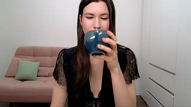 AliciaNewell online show from 17, 2, 2025