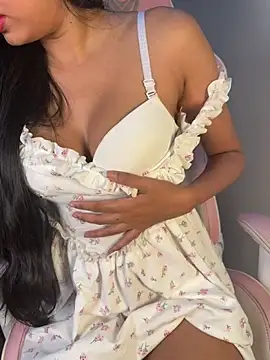 Snapshot of sneha_babe chatting on 8, 6, 2026 sneha babe online show from 8, 6, 2026