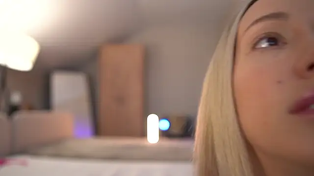 VikkiLustfull online show from 5, 2, 2026