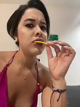 Emilia Bakerr online show from 18, 3, 2025