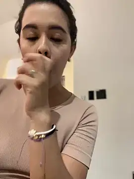 Emilia Bakerr online show from 3, 3, 2025