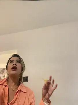 Emilia Bakerr online show from 5, 2, 2025