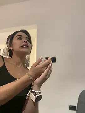 Emilia Bakerr online show from 18, 2, 2025