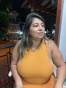 Snapshot of MrsFoucher chatting on 12, 1, 2025 MrsFoucher online show from 12, 1, 2025