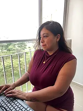 Snapshot of MrsFoucher chatting on 20, 2, 2025 MrsFoucher online show from 20, 2, 2025