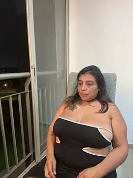 Snapshot of MrsFoucher chatting on 6, 3, 2025 MrsFoucher online show from 6, 3, 2025