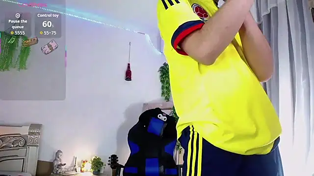 huge armound online show from 12, 10, 2025