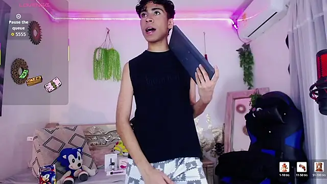 huge armound online show from 7, 4, 2026