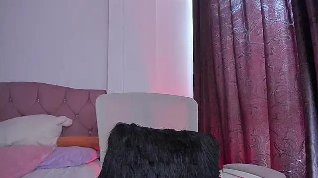  Caroliinee  online show from 21, 11, 2025