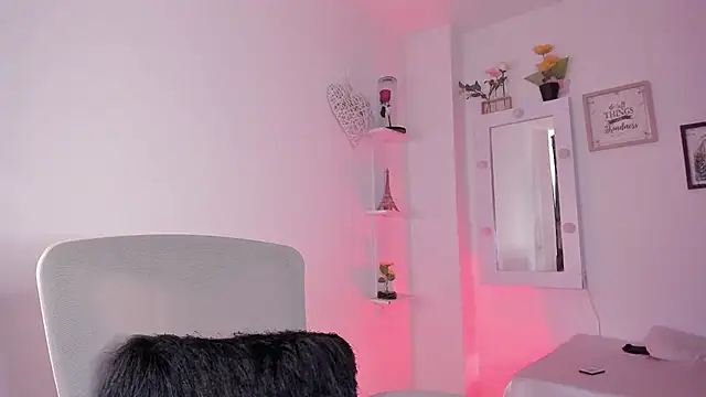  Caroliinee  online show from 2, 10, 2025