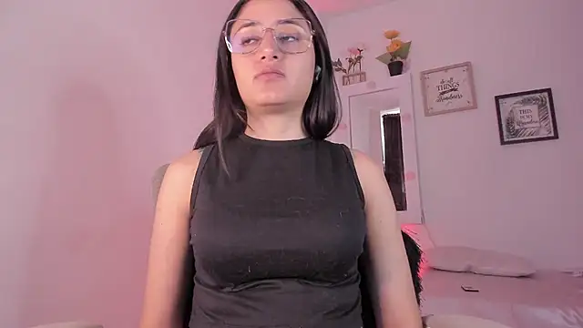  Caroliinee  online show from 9, 9, 2025