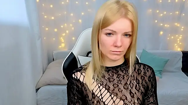 Lily Daviss online show from 23, 4, 2026