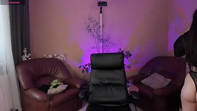KaylaLaine online show from 8, 6, 2026