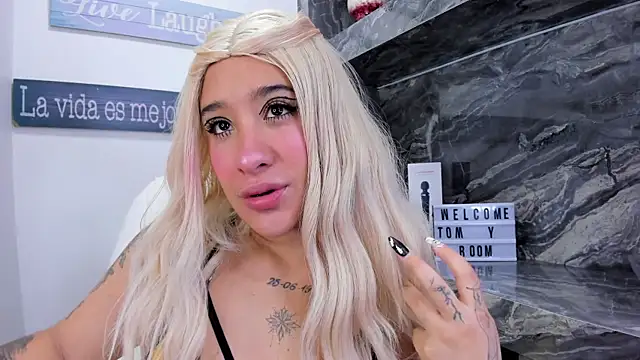 miss danika online show from 21, 10, 2025