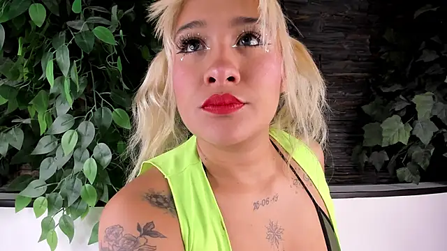 miss danika online show from 12, 2, 2025