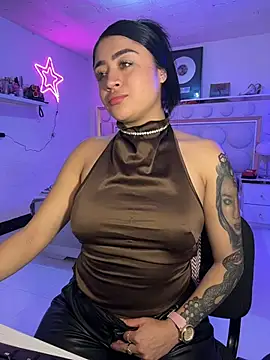 lucianaroy online show from 18, 4, 2026