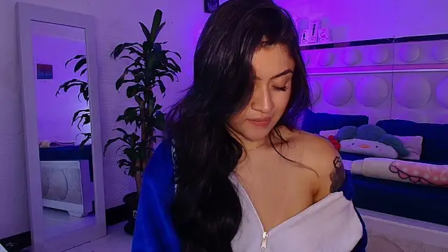 lucianaroy online show from 9, 10, 2025