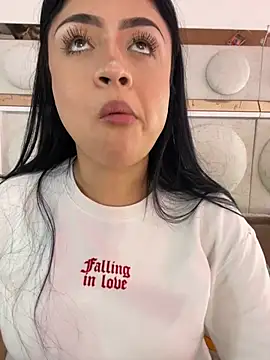 lucianaroy online show from 5, 3, 2025