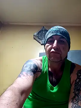 Snapshot of TrainedFinder5 chatting on 7, 10, 2025 TrainedFinder5 online show from 7, 10, 2025