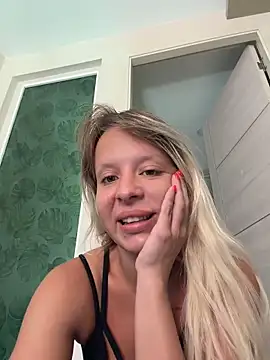Snapshot of LikaCat chatting on 3, 6, 2026 LikaCat online show from 3, 6, 2026