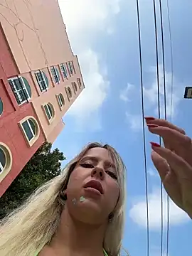 LikaCat online show from 15, 4, 2026