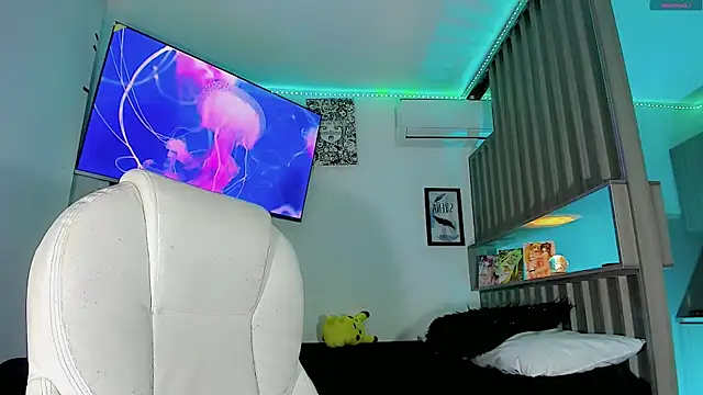 Ashlycuute online show from 11, 10, 2025