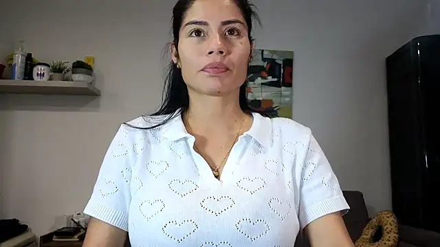 Alondra fetish online show from 7, 5, 2026