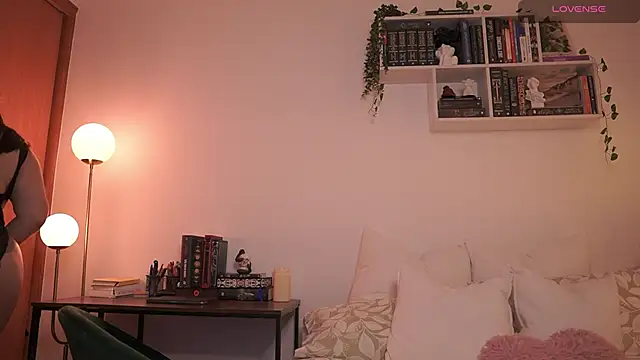 Snapshot of EmilyxRose_- chatting on 10, 3, 2025 EmilyxRose - online show from 10, 3, 2025