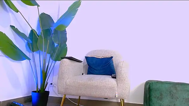 Snapshot of Sara_ow chatting on 7, 5, 2026 Sara ow online show from 7, 5, 2026