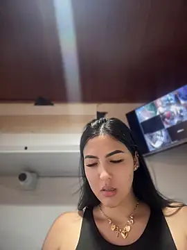 Snapshot of MarianaBenz chatting on 18, 6, 2026 MarianaBenz online show from 18, 6, 2026