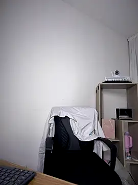 Snapshot of MarianaBenz chatting on 2, 12, 2025 MarianaBenz online show from 2, 12, 2025