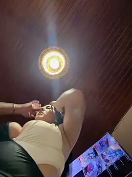 MarianaBenz online show from 26, 11, 2025