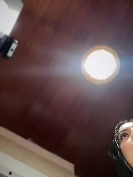 Snapshot of MarianaBenz chatting on 20, 12, 2025 MarianaBenz online show from 20, 12, 2025