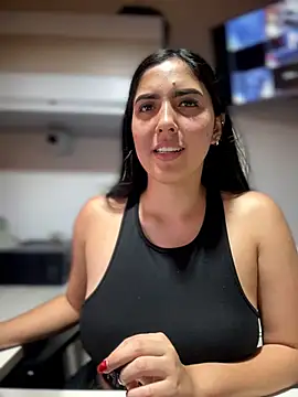 Snapshot of MarianaBenz chatting on 14, 4, 2026 MarianaBenz online show from 14, 4, 2026