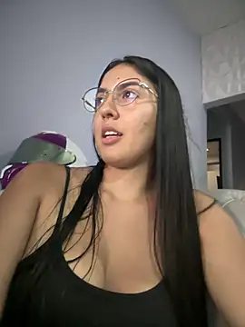 MarianaBenz online show from 7, 3, 2025