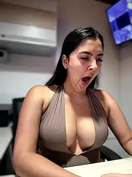 Snapshot of MarianaBenz chatting on 16, 1, 2026 MarianaBenz online show from 16, 1, 2026