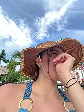 Snapshot of MarianaBenz chatting on 8, 2, 2026 MarianaBenz online show from 8, 2, 2026