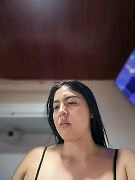 Snapshot of MarianaBenz chatting on 4, 2, 2026 MarianaBenz online show from 4, 2, 2026