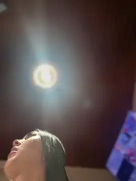 Snapshot of MarianaBenz chatting on 22, 12, 2025 MarianaBenz online show from 22, 12, 2025