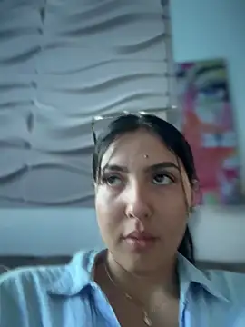 MarianaBenz online show from 27, 2, 2025
