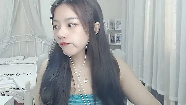 Snapshot of Jenny-Z chatting on 9, 4, 2026 Jenny-Z online show from 9, 4, 2026