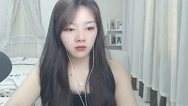 Snapshot of Jenny-Z chatting on 8, 4, 2026 Jenny-Z online show from 8, 4, 2026
