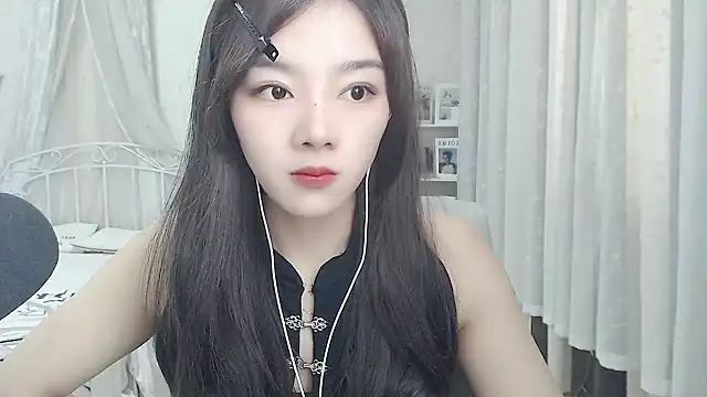 Snapshot of Jenny-Z chatting on 6, 5, 2026 Jenny-Z online show from 6, 5, 2026