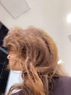 QuitieLia online show from 4, 11, 2025