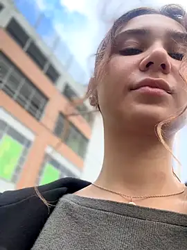 QuitieLia online show from 25, 10, 2025