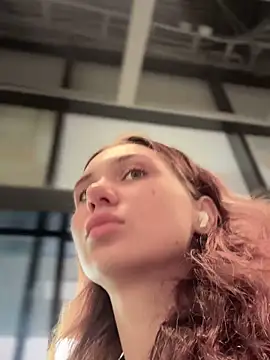 QuitieLia online show from 9, 9, 2025